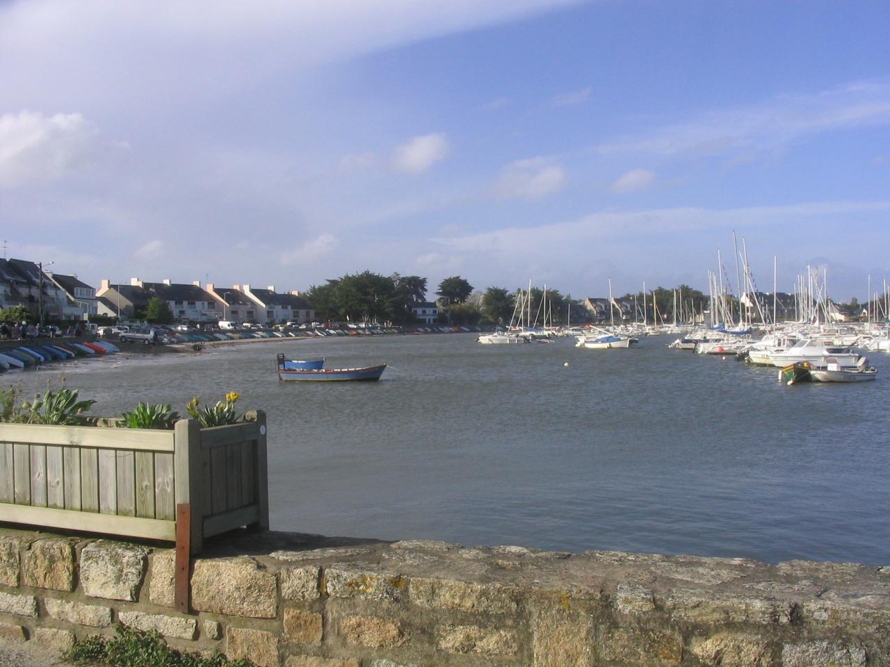 Le port d'à coté